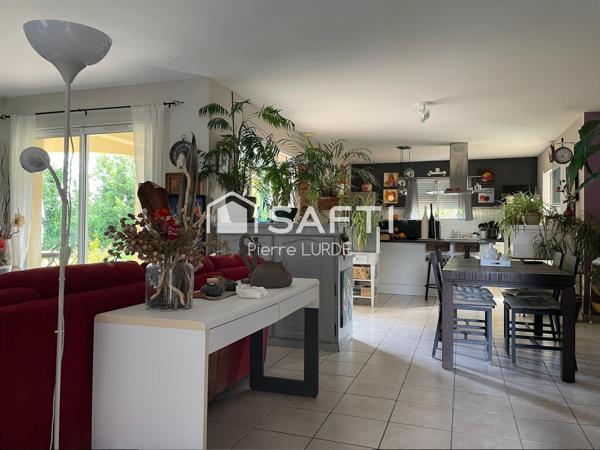 Villa de 150 m2 avec double garage et piscine