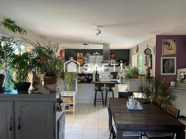 Villa de 150 m2 avec double garage et piscine
