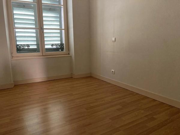 Appartement à louer 3 pièces 53m² Montbéliard (25200)