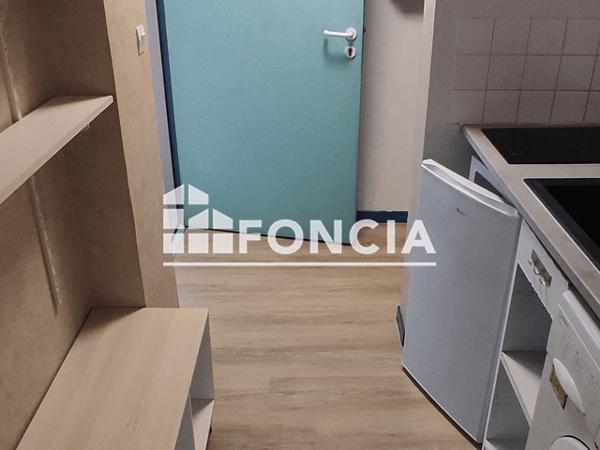 Location Studio 22.48 m² - 27 RUE MAXIME DUMOULIN Poitiers 86000