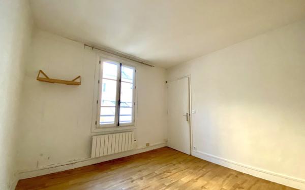 Appartement à vendre    2 pièces • 42 m2 Versailles
