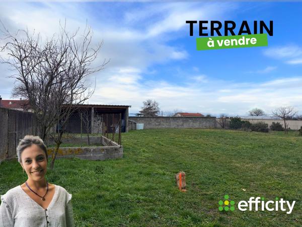 Terrain
        
        - 736 m² 85 000 € *