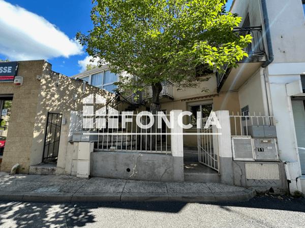 Location Appartement 2 pièces 31.14 m² - 11 PLACE DE L'EGLISE Nimes 30000