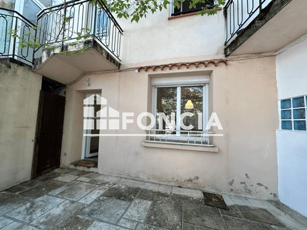 Location Appartement 2 pièces 31.14 m² - 11 PLACE DE L'EGLISE Nimes 30000