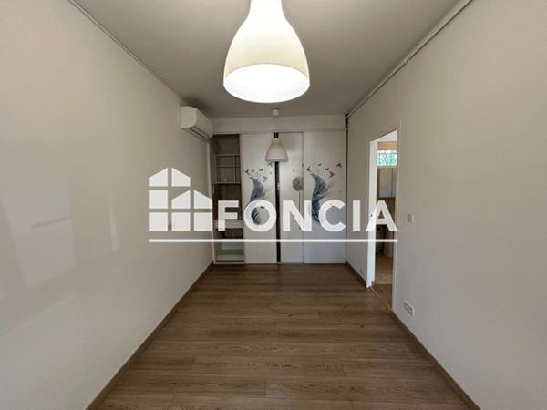 Location Appartement 2 pièces 31.14 m² - 11 PLACE DE L'EGLISE Nimes 30000
