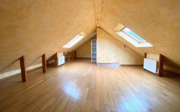 Maison à vendre    6 pièces •  Flins-sur-Seine