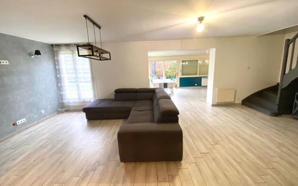 Maison à vendre    6 pièces •  Flins-sur-Seine