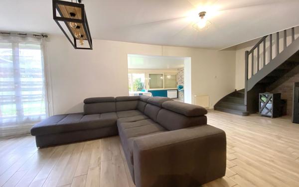 Maison à vendre    6 pièces •  Flins-sur-Seine