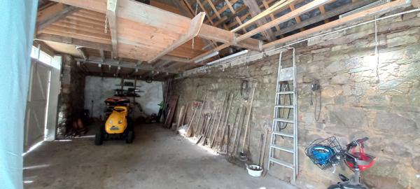 MAISON EN PIERRE A VENDRE 3 CHAMBRES DANS UN HAMEAU EN BRETAGNE GUERLEDAN 22