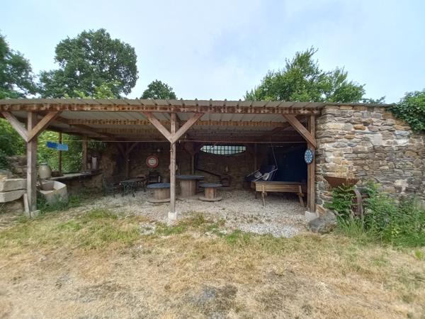 MAISON EN PIERRE A VENDRE 3 CHAMBRES DANS UN HAMEAU EN BRETAGNE GUERLEDAN 22