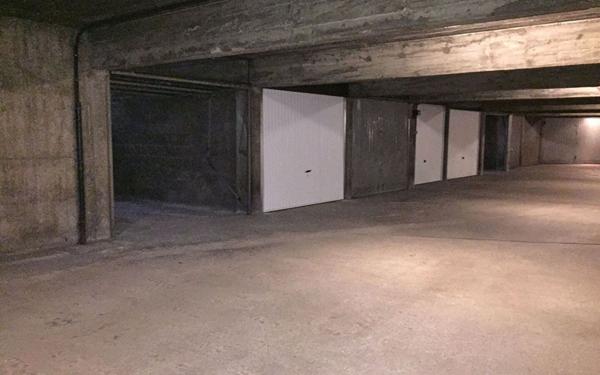 Stationnement à louer    Saint-Étienne