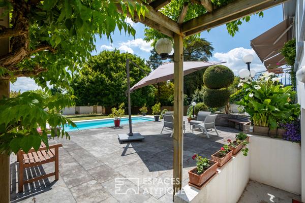 Maison familiale avec piscine, studio et dépendance dans le coeur de Vallet