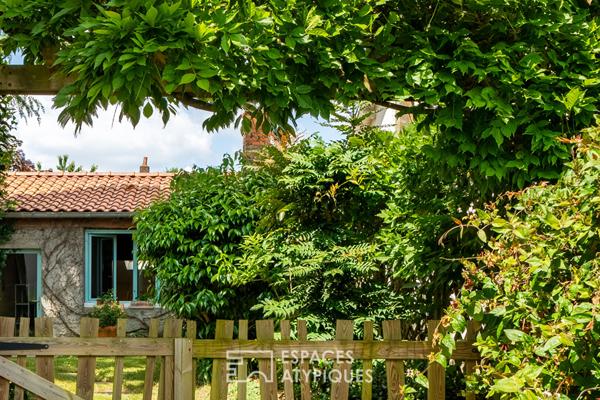 Maison familiale avec piscine, studio et dépendance dans le coeur de Vallet