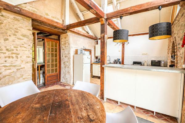Maison Saint Benin D'azy, 2 chambres, charme, terrasse, volume, insert bois, 2H30 de Paris, 20 minutes de Nevers