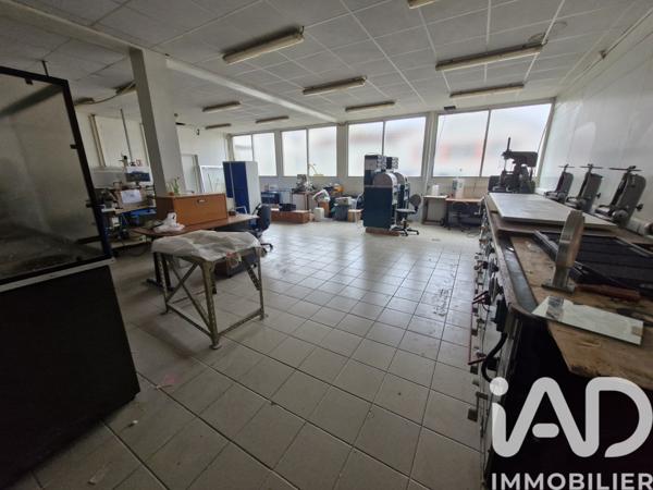 Maison à vendre 10 pièces 1 100 m² Château-Thierry