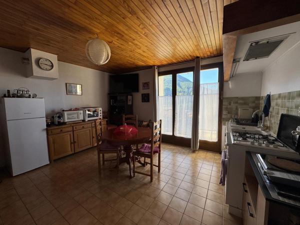 Maison à vendre 7 pièces VEYNES (05)