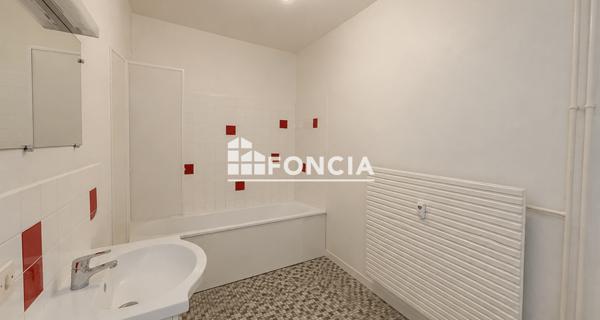 À vendre Appartement 3 pièces 77.15 m² - Reims 51100