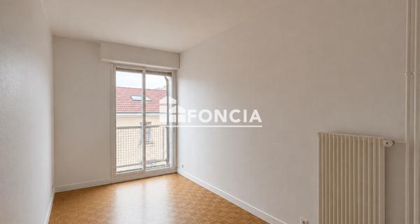 À vendre Appartement 3 pièces 77.15 m² - Reims 51100