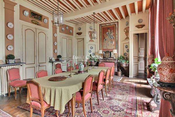A vendre - Auxerre  89- Hôtel particulier classé Monument Historique 1200m2 parc et piscine-