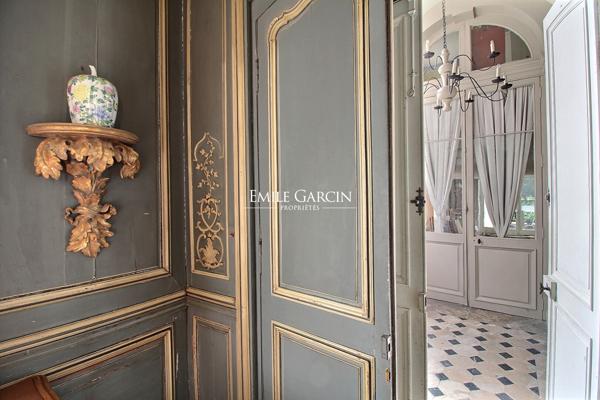 A vendre - Auxerre  89- Hôtel particulier classé Monument Historique 1200m2 parc et piscine-