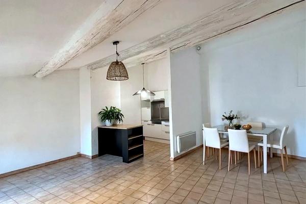Appartement
         2 pièces
        - 50 m² Exclusivité 179 000 € *