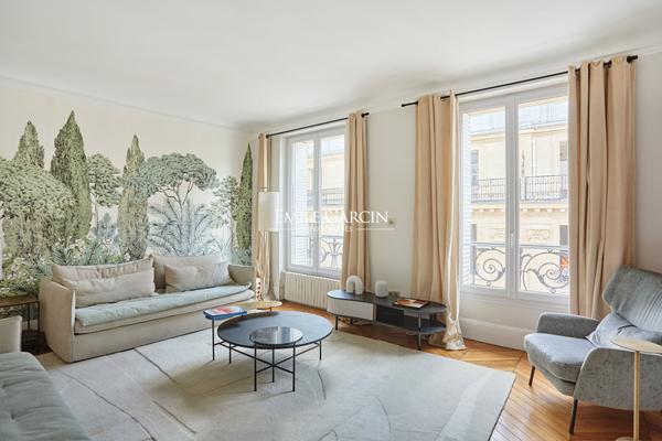 A VENDRE - Appartement - Paris - 75002 - Opéra - Palais Royal - 4 pièces - 2 chambres - 110 m²