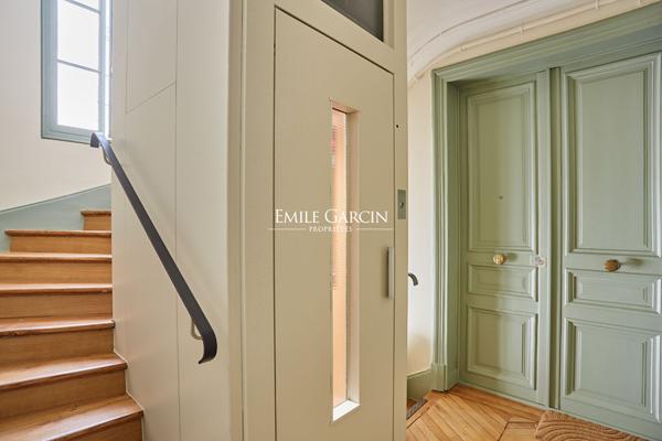 A VENDRE - Appartement - Paris - 75002 - Opéra - Palais Royal - 4 pièces - 2 chambres - 110 m²