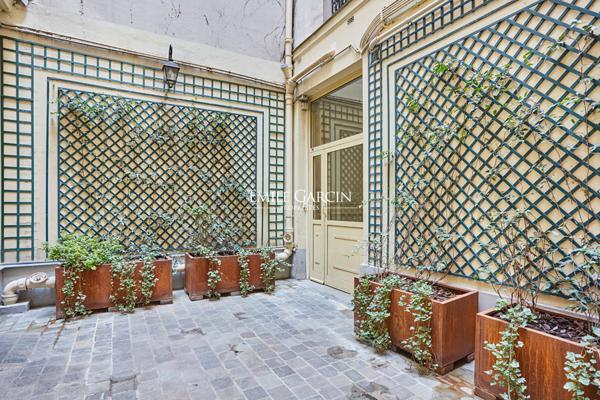 A VENDRE - Appartement - Paris - 75002 - Opéra - Palais Royal - 4 pièces - 2 chambres - 110 m²
