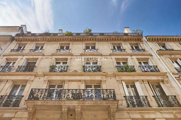 A VENDRE - Appartement - Paris - 75002 - Opéra - Palais Royal - 4 pièces - 2 chambres - 110 m²
