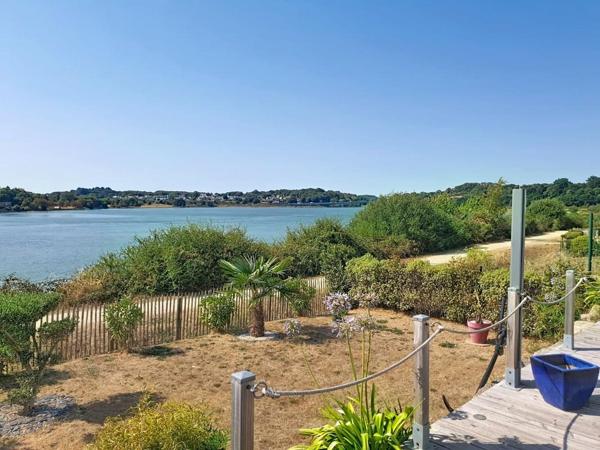 EXCLUSIVITÉ LANESTER : Contemporaine de 140m² sur 350m² de terrain avec une vue sur l'eau
