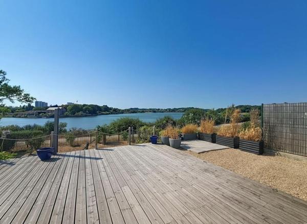 EXCLUSIVITÉ LANESTER : Contemporaine de 140m² sur 350m² de terrain avec une vue sur l'eau