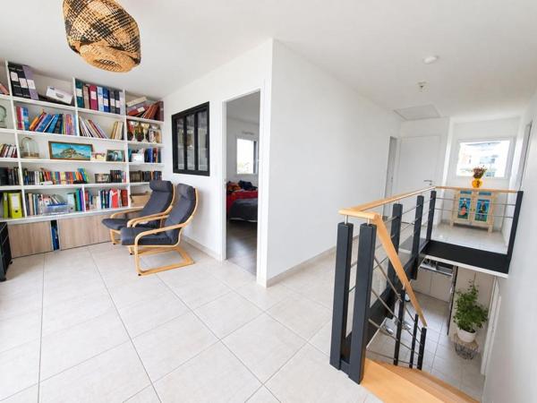 EXCLUSIVITÉ LANESTER : Contemporaine de 140m² sur 350m² de terrain avec une vue sur l'eau