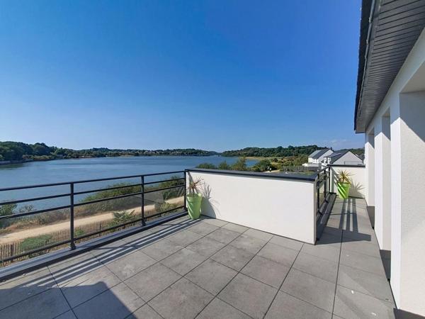 EXCLUSIVITÉ LANESTER : Contemporaine de 140m² sur 350m² de terrain avec une vue sur l'eau
