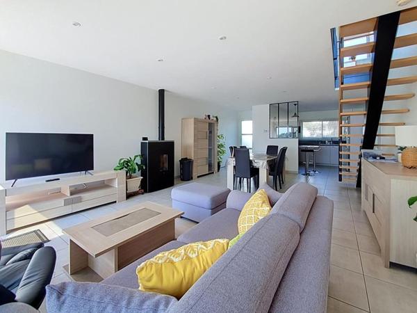 EXCLUSIVITÉ LANESTER : Contemporaine de 140m² sur 350m² de terrain avec une vue sur l'eau