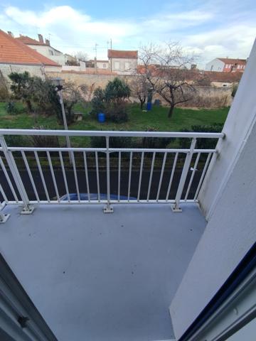 Appartement
                                                                                                                                                                                                                                                                                                                        3 pièce(s)                                                                                                                                                                                                          2 chambre(s)                                                                                                                                                                                                          72.12  m²