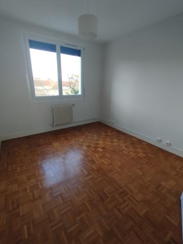 Appartement
                                                                                                                                                                                                                                                                                                                        3 pièce(s)                                                                                                                                                                                                          2 chambre(s)                                                                                                                                                                                                          72.12  m²