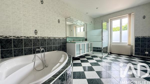 Maison à vendre 7 pièces 245 m² Charolles