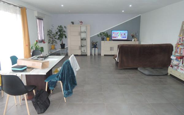 Appartement à vendre    5 pièces • 156 m2 Brénod