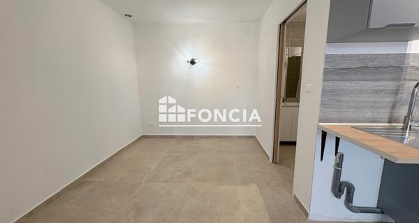 Location Studio 38.2 m² - Sault 84390