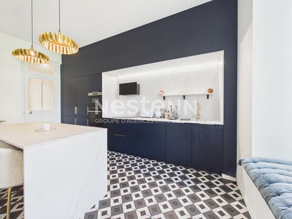 A vendre à Aurillac, à deux pas du centre-ville, Appartement de caractère rénové, de type 6 avec ses dépendances.