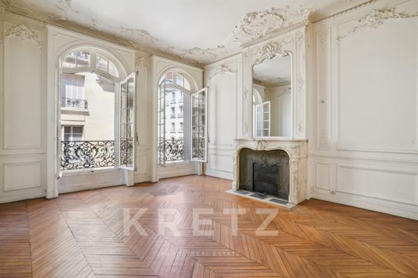 Bel appartement haussmannien & adresse iconique.