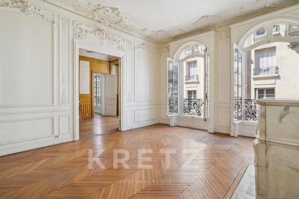 Bel appartement haussmannien & adresse iconique.