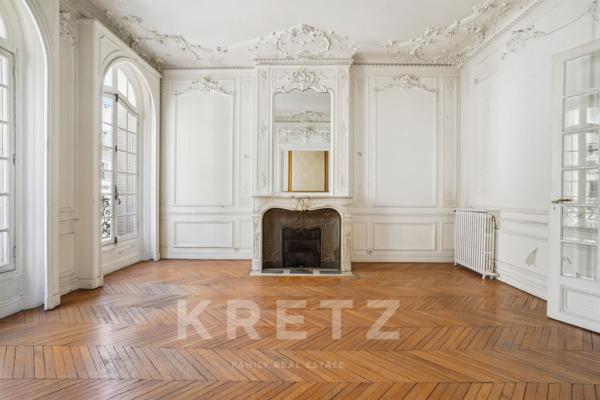 Bel appartement haussmannien & adresse iconique.