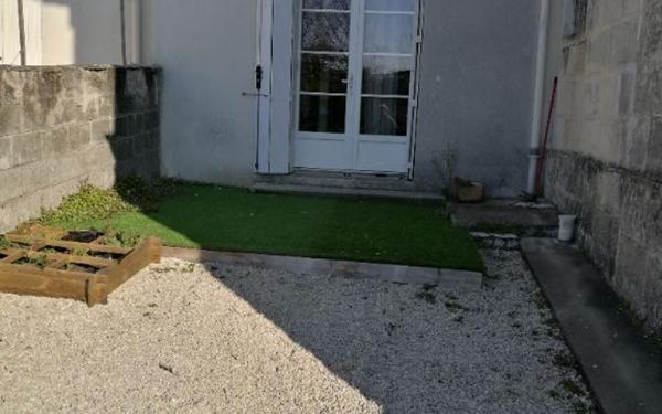 Maison à louer    3 pièces •  Nieul-lès-Saintes