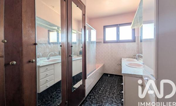 Maison à vendre 6 pièces 207 m² La Crau