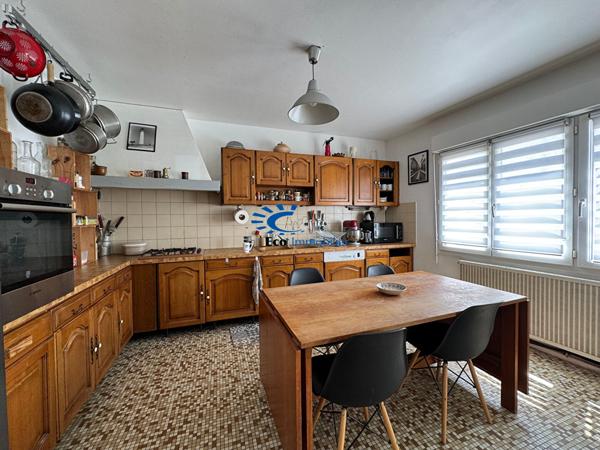 LA ROCHELLE LALEU MAISON DE VILLE 4 CHAMBRES  La rochelle