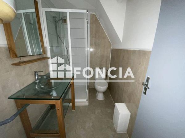 Location Studio 22.1 m² - 64 COURS DU 14 JUILLET Agen 47000