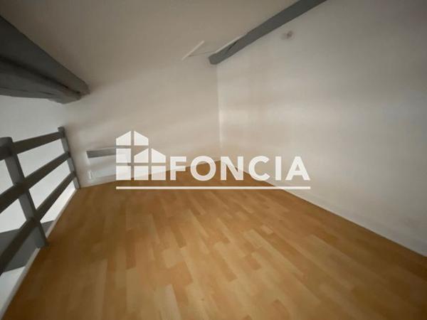 Location Studio 22.1 m² - 64 COURS DU 14 JUILLET Agen 47000