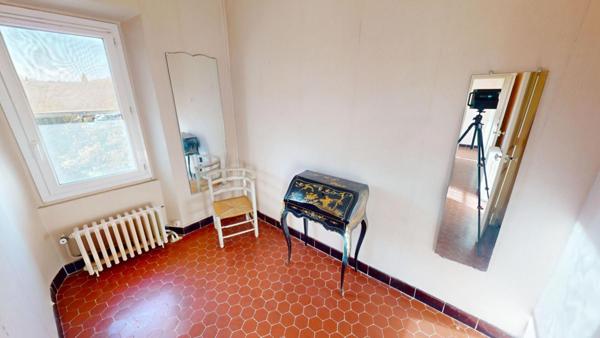 Grande maison de ville à vendre  à Le Muy (83490) vaste garage  avec remises et terrasse de 13 m²