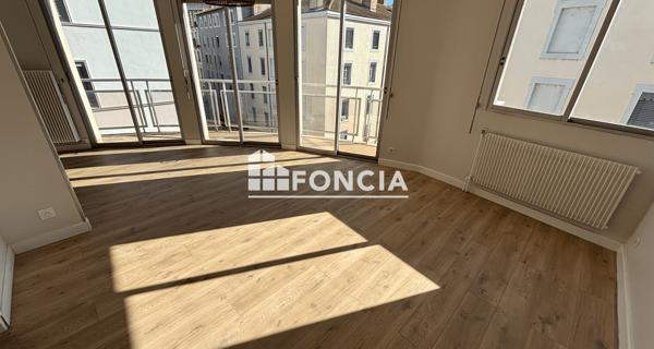 Location Appartement 3 pièces 61.02 m² - Lyon 69007